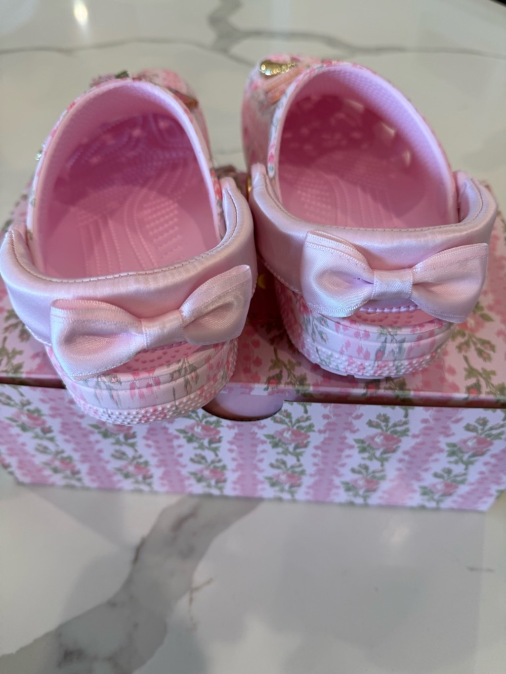 CROCS Pink Floral Kids Clog with Charms - Picture 4 of 5